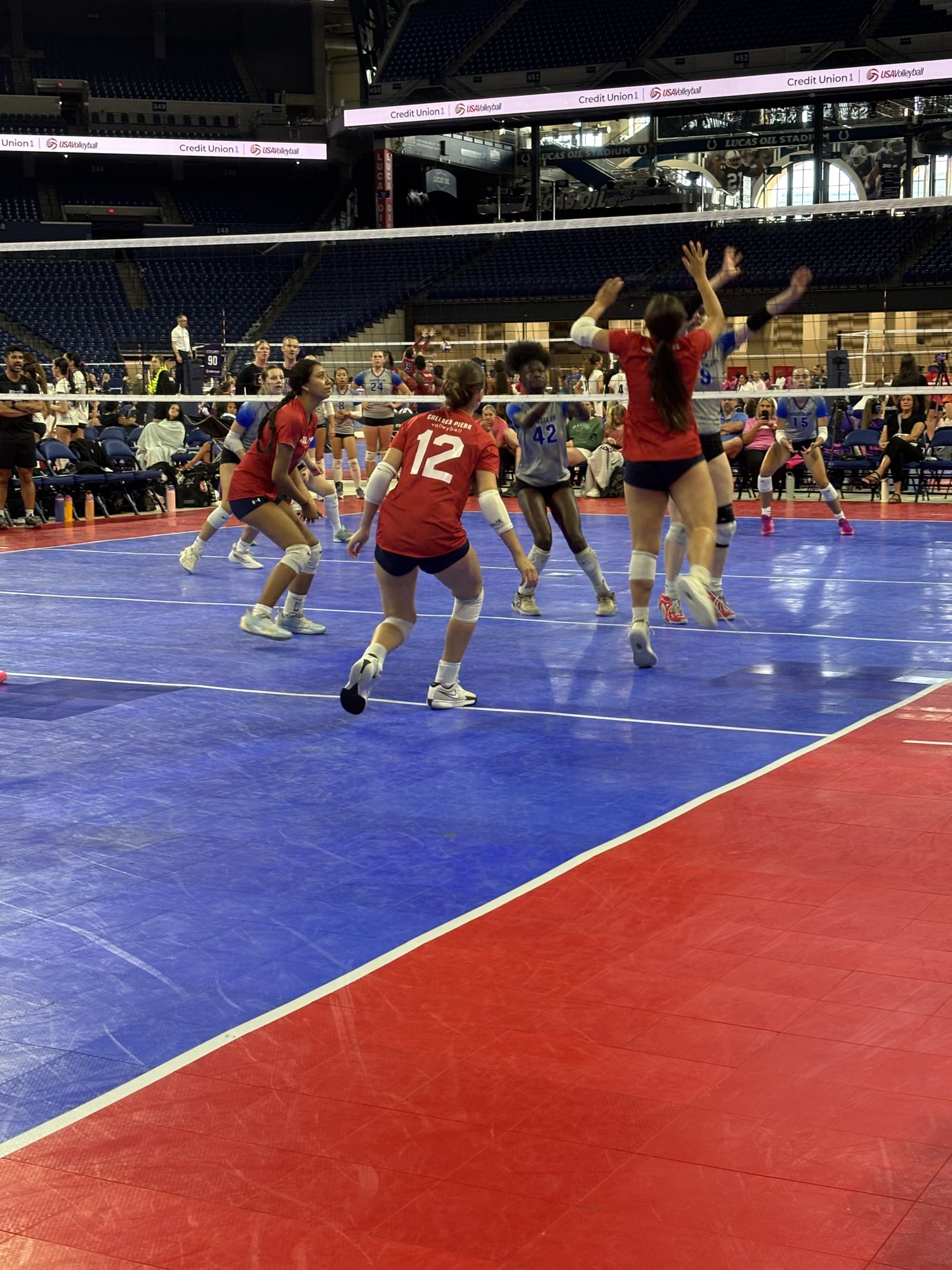 Attacking at the net on the stadium court