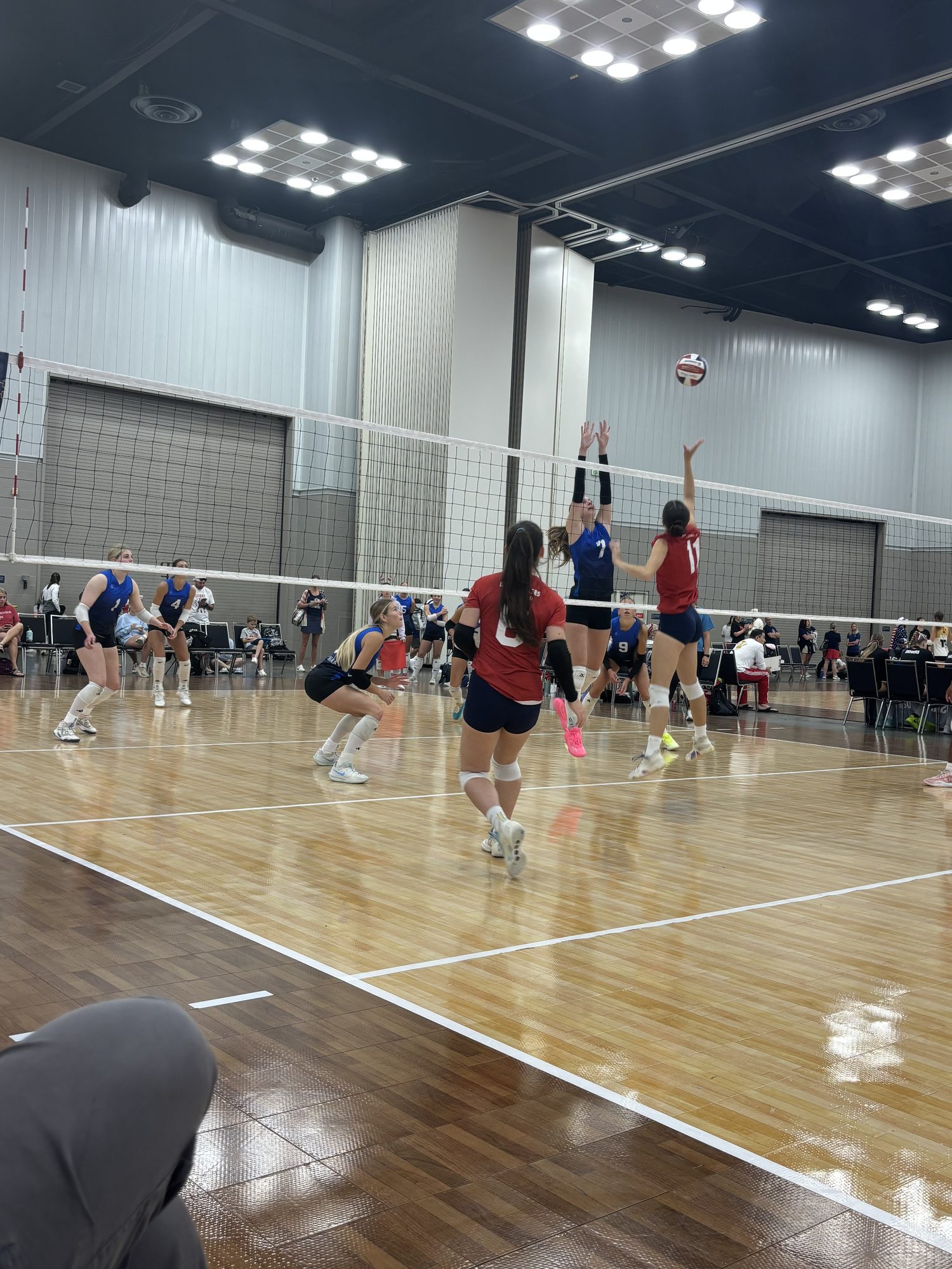 Rising for the attack at the net