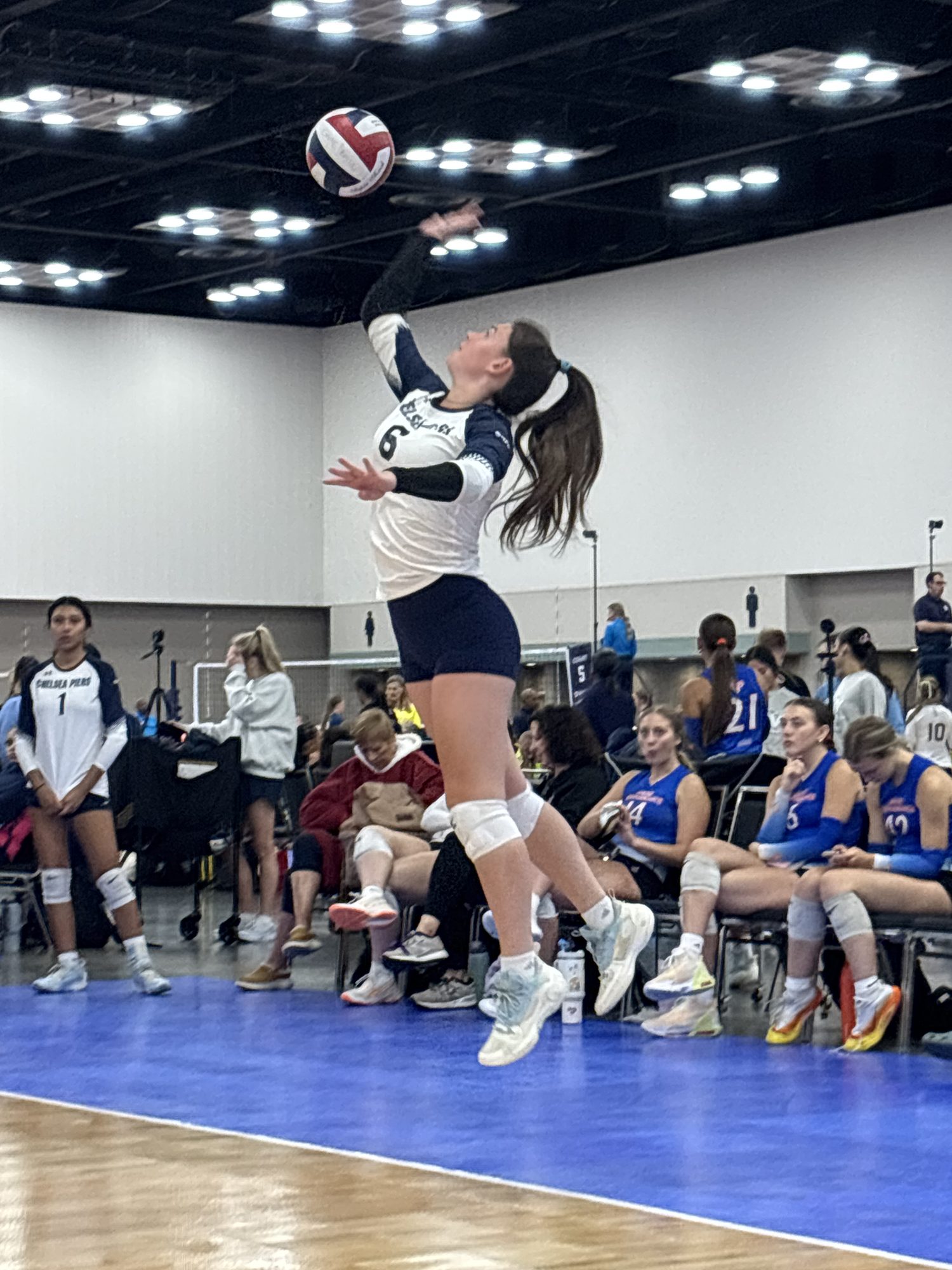 Jump serve toss